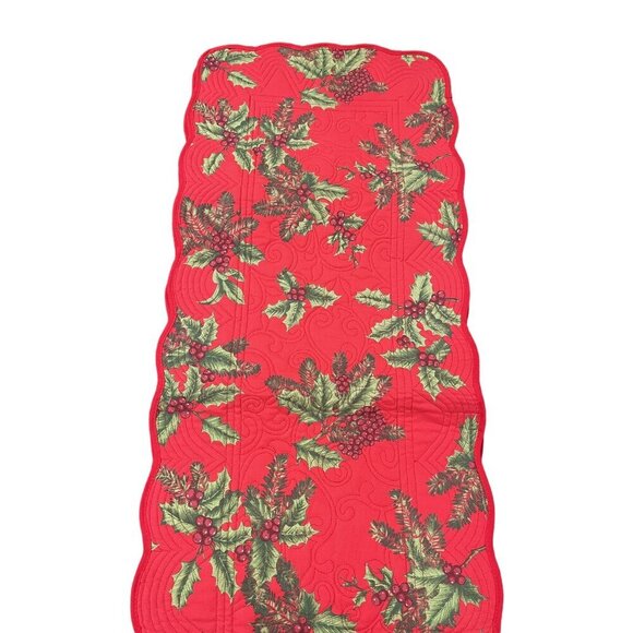St. Nicholas Square Holly & Berries Quilted Table Runner 100% Cotton Reversible - Picture 1 of 5